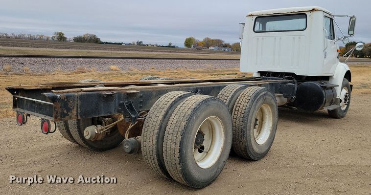 image for item OH9318 2003 International  8100 truck cab and chassis