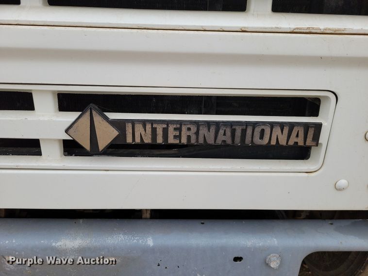 image for item OH9318 2003 International  8100 truck cab and chassis