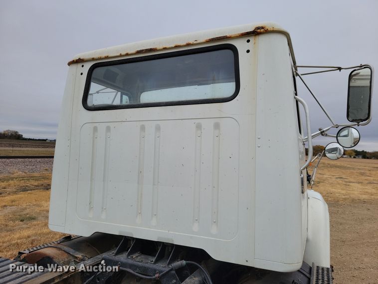 image for item OH9318 2003 International  8100 truck cab and chassis