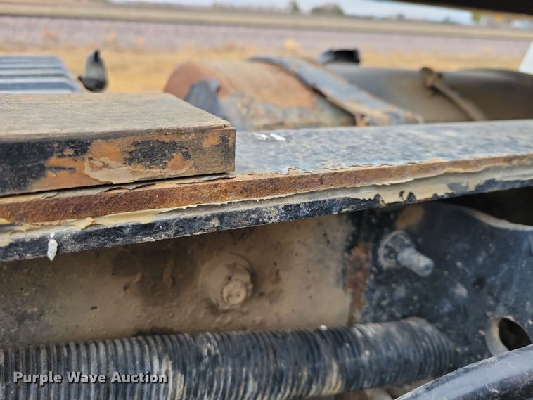 image for item OH9318 2003 International  8100 truck cab and chassis