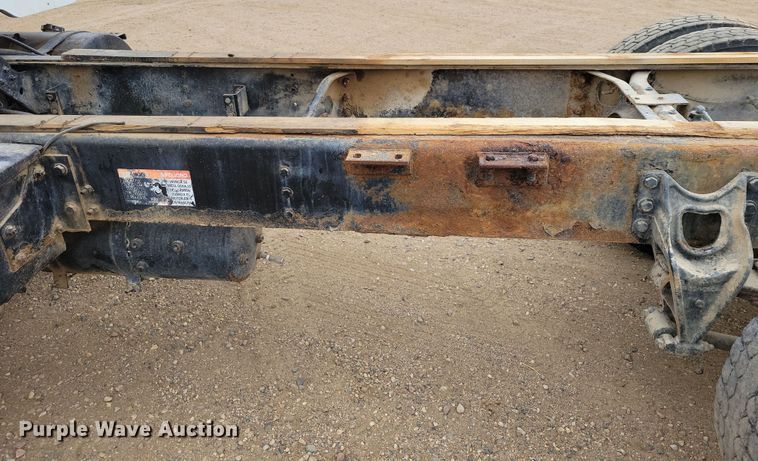 image for item OH9318 2003 International  8100 truck cab and chassis