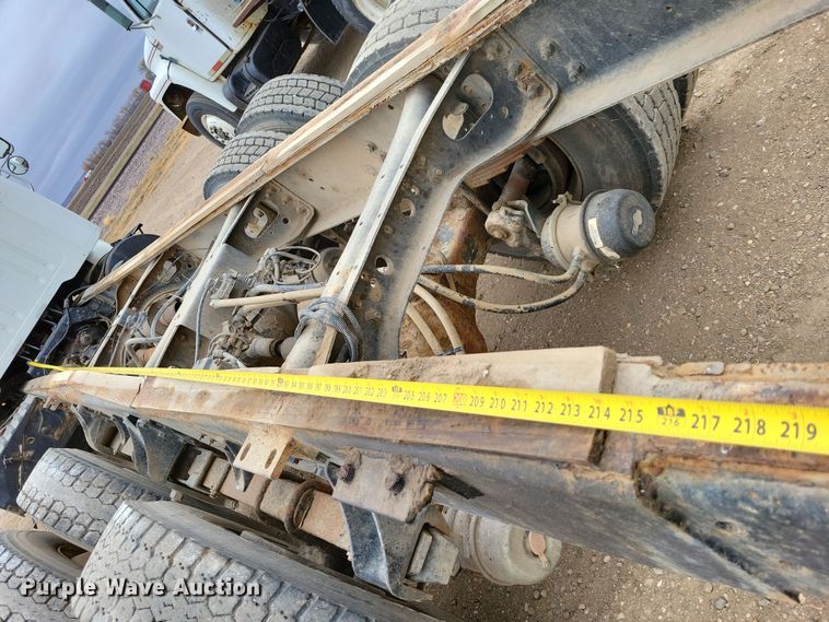 image for item OH9318 2003 International  8100 truck cab and chassis