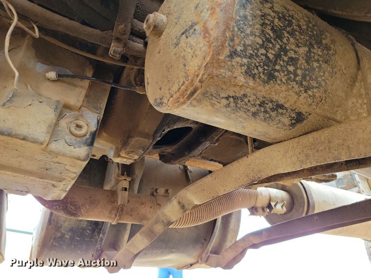 image for item OH9318 2003 International  8100 truck cab and chassis