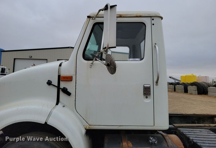 image for item OH9318 2003 International  8100 truck cab and chassis