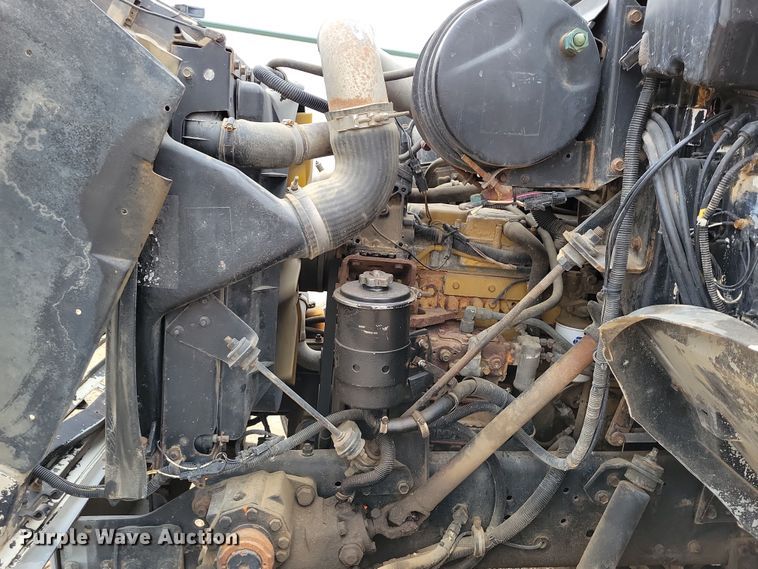 image for item OH9318 2003 International  8100 truck cab and chassis