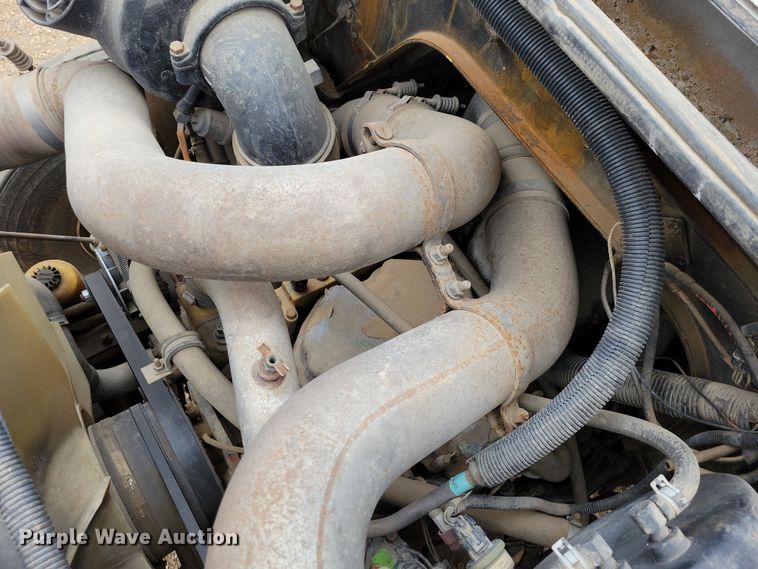 image for item OH9318 2003 International  8100 truck cab and chassis