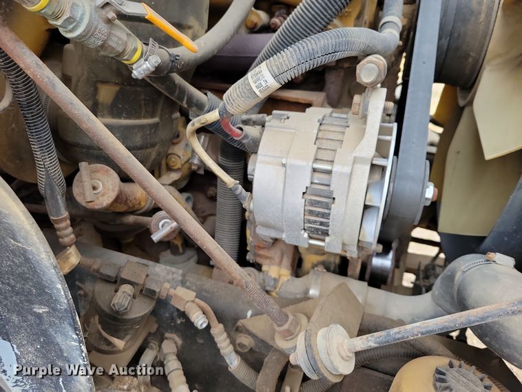 image for item OH9318 2003 International  8100 truck cab and chassis