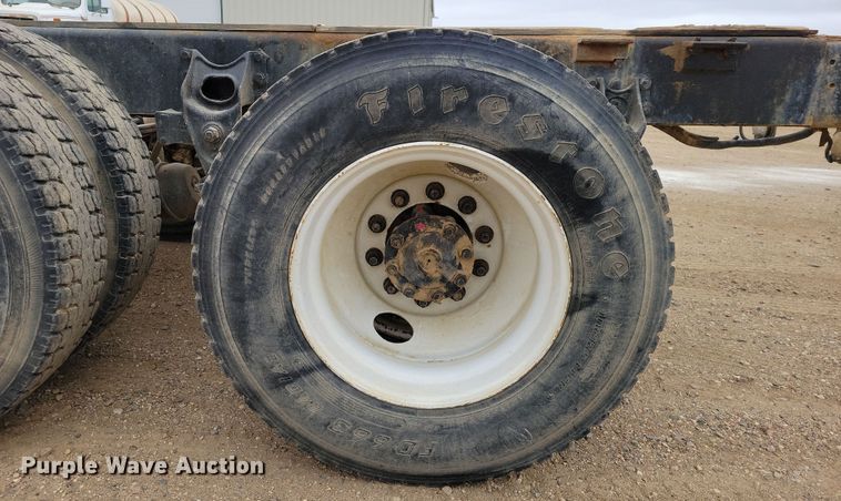 image for item OH9318 2003 International  8100 truck cab and chassis