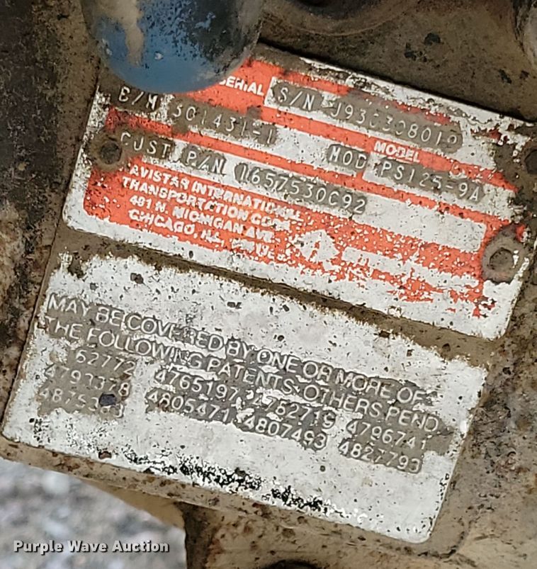 image for item OH9319 1993 International 9400 truck cab and chassis