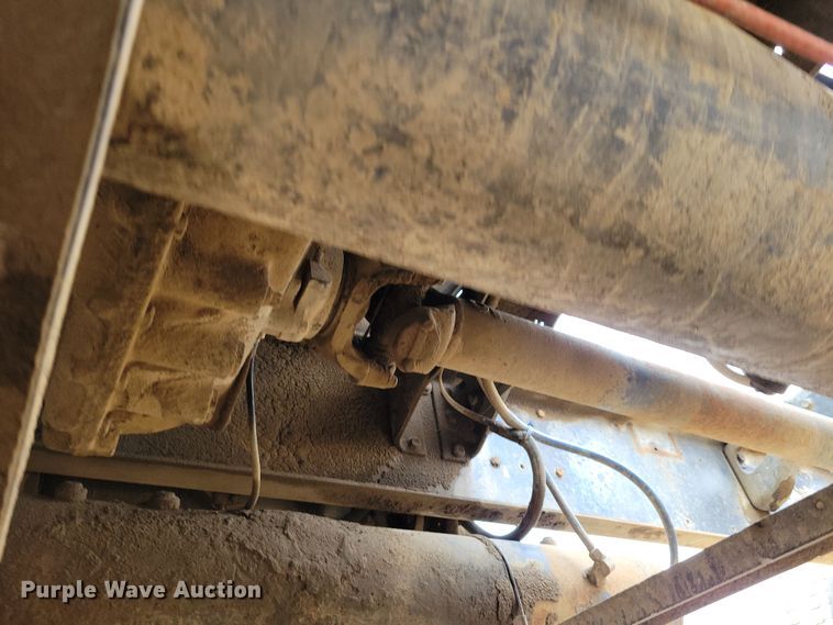 image for item OH9319 1993 International 9400 truck cab and chassis