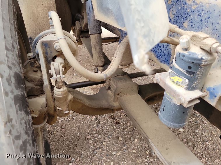 image for item OH9319 1993 International 9400 truck cab and chassis