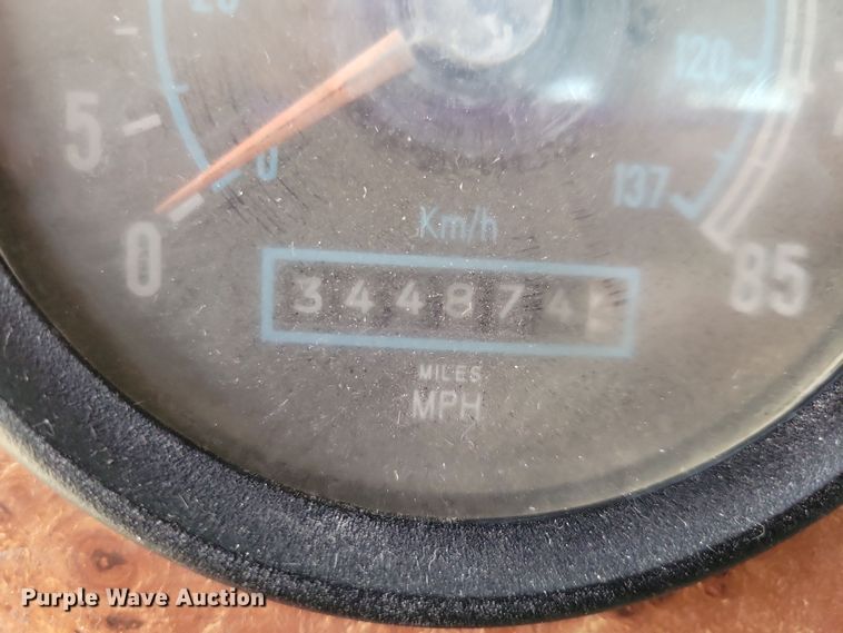 image for item OH9319 1993 International 9400 truck cab and chassis