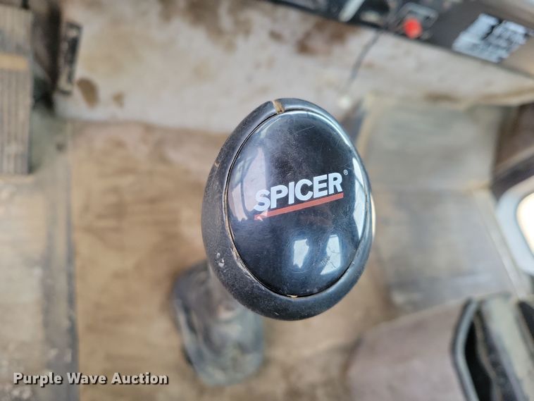 image for item OH9319 1993 International 9400 truck cab and chassis