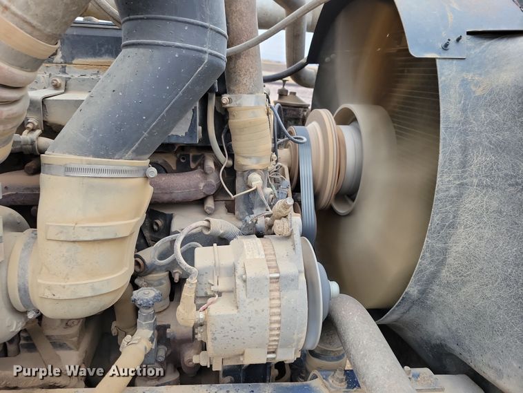 image for item OH9319 1993 International 9400 truck cab and chassis