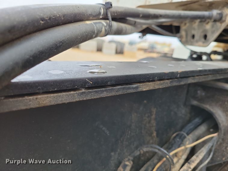 image for item OH9320 1994 Peterbilt 377 truck cab and chassis