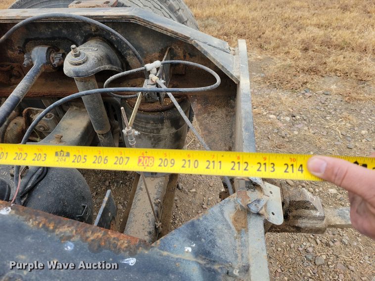 image for item OH9320 1994 Peterbilt 377 truck cab and chassis