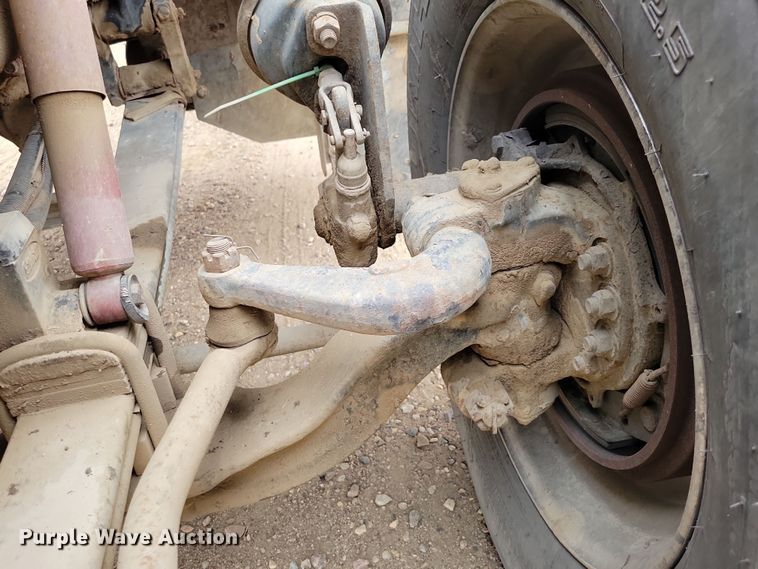 image for item OH9320 1994 Peterbilt 377 truck cab and chassis