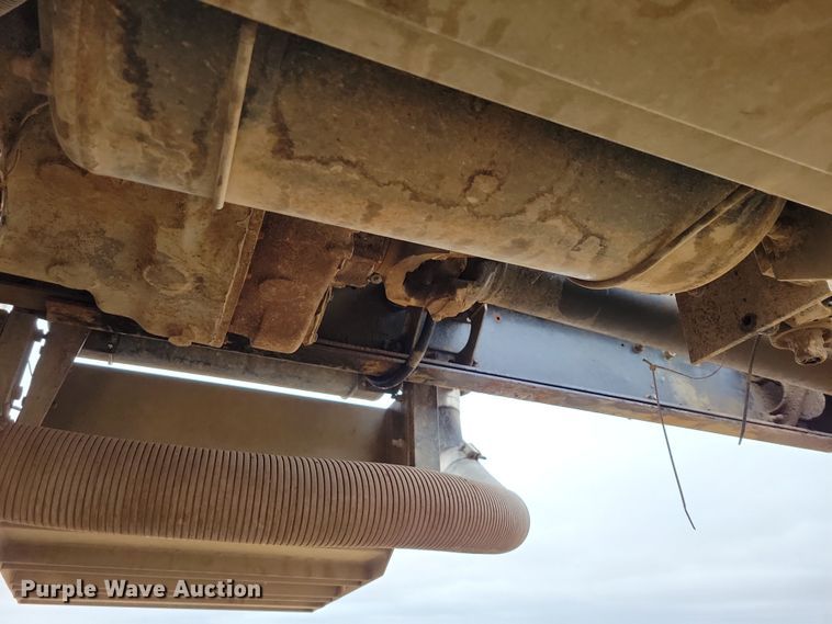 image for item OH9320 1994 Peterbilt 377 truck cab and chassis