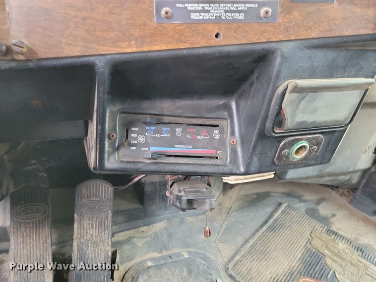 image for item OH9320 1994 Peterbilt 377 truck cab and chassis