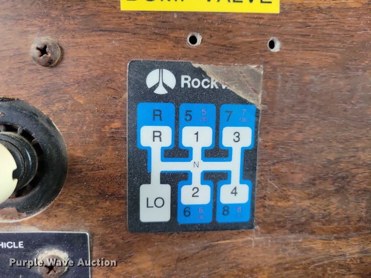 image for item OH9320 1994 Peterbilt 377 truck cab and chassis