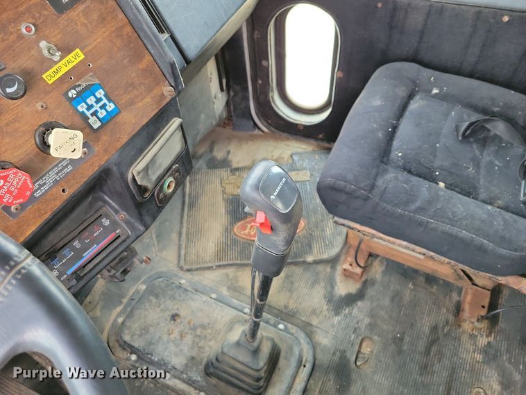 image for item OH9320 1994 Peterbilt 377 truck cab and chassis