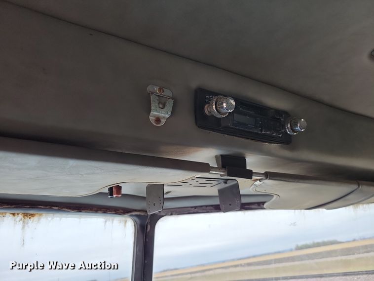 image for item OH9320 1994 Peterbilt 377 truck cab and chassis