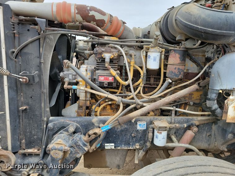 image for item OH9320 1994 Peterbilt 377 truck cab and chassis