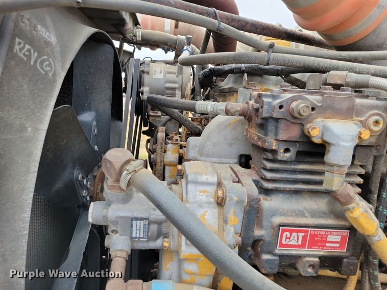 image for item OH9320 1994 Peterbilt 377 truck cab and chassis