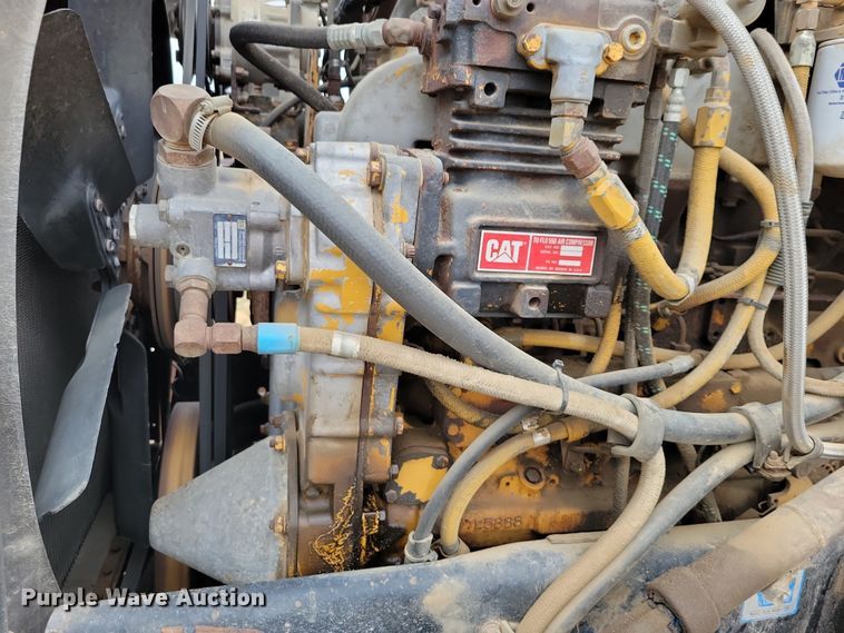 image for item OH9320 1994 Peterbilt 377 truck cab and chassis