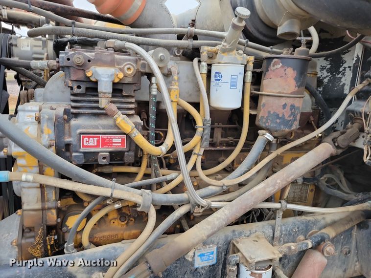 image for item OH9320 1994 Peterbilt 377 truck cab and chassis