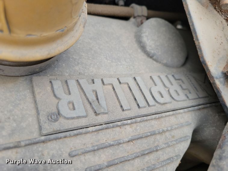 image for item OH9320 1994 Peterbilt 377 truck cab and chassis