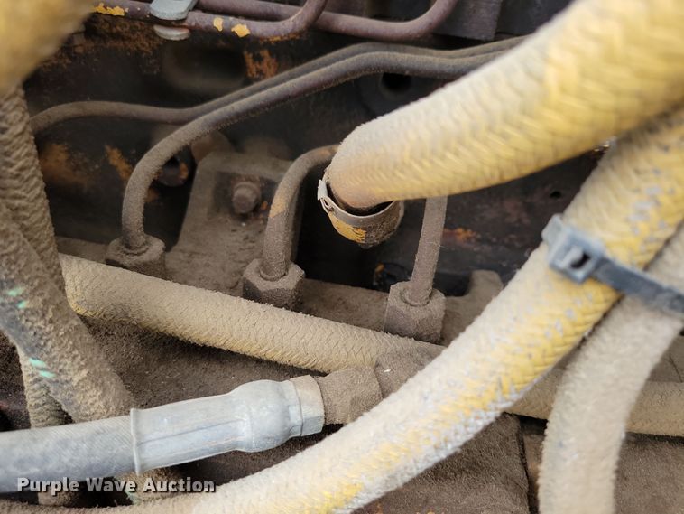 image for item OH9320 1994 Peterbilt 377 truck cab and chassis