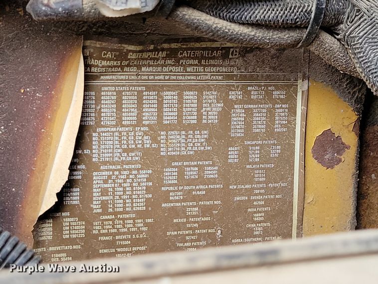 image for item OH9320 1994 Peterbilt 377 truck cab and chassis