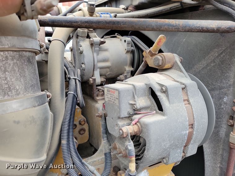 image for item OH9320 1994 Peterbilt 377 truck cab and chassis