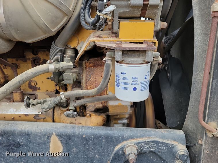 image for item OH9320 1994 Peterbilt 377 truck cab and chassis