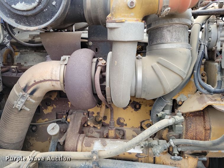 image for item OH9320 1994 Peterbilt 377 truck cab and chassis