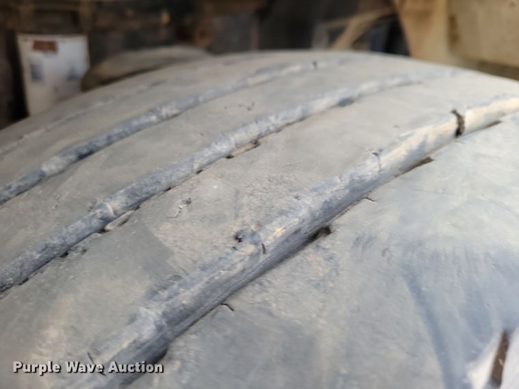 image for item OH9320 1994 Peterbilt 377 truck cab and chassis