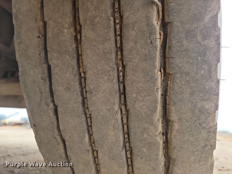 image for item OH9320 1994 Peterbilt 377 truck cab and chassis