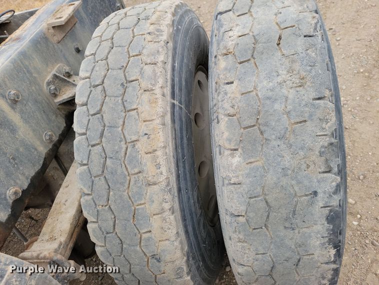 image for item OH9320 1994 Peterbilt 377 truck cab and chassis