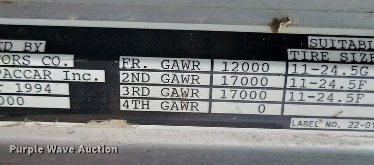 image for item OH9320 1994 Peterbilt 377 truck cab and chassis