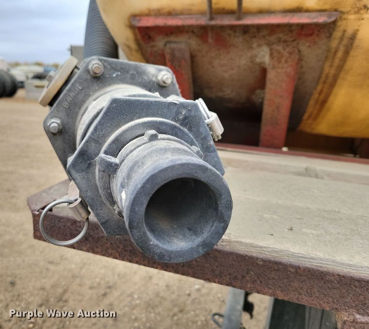 image for item OH9321 1988 International  1955 tank truck