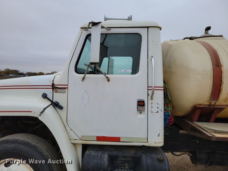 image for item OH9321 1988 International  1955 tank truck