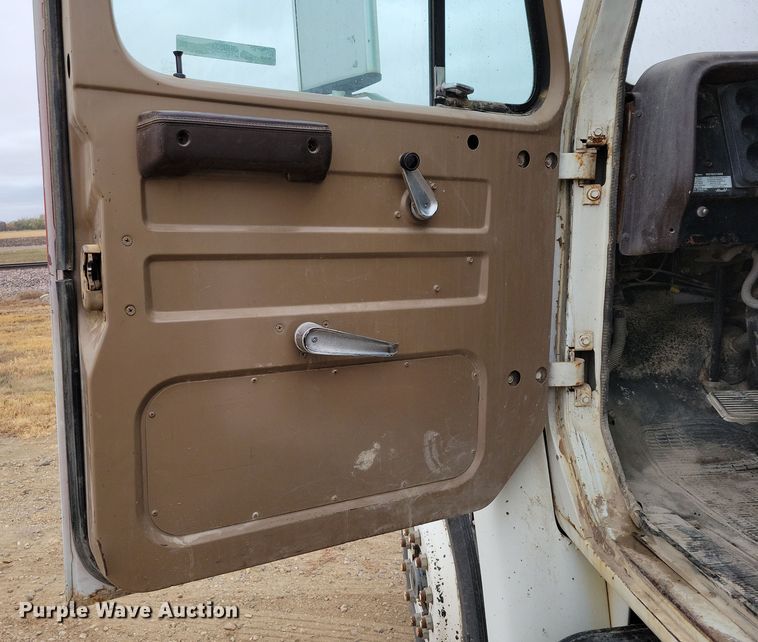 image for item OH9321 1988 International  1955 tank truck