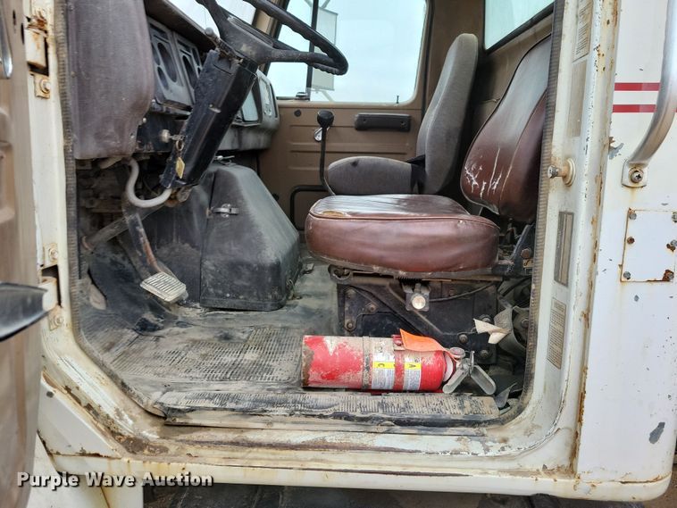 image for item OH9321 1988 International  1955 tank truck