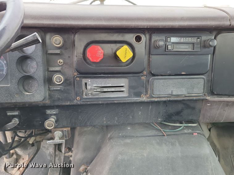 image for item OH9321 1988 International  1955 tank truck