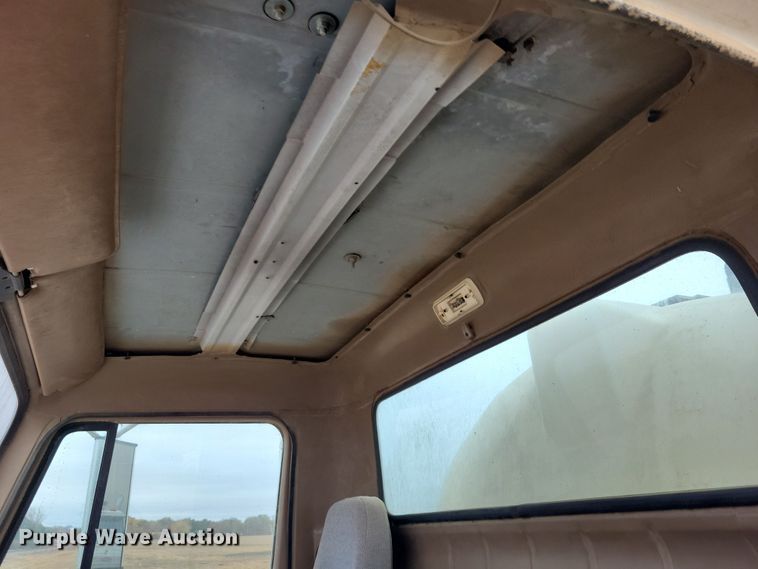 image for item OH9321 1988 International  1955 tank truck