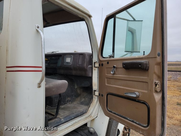 image for item OH9321 1988 International  1955 tank truck