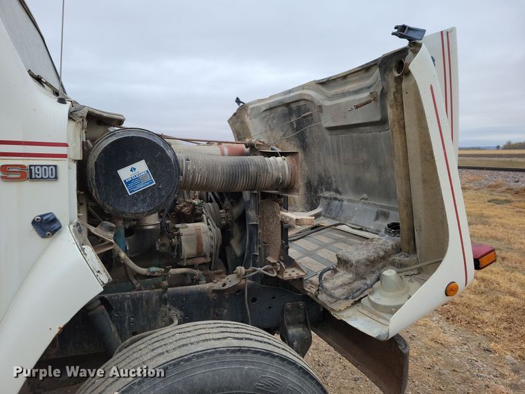 image for item OH9321 1988 International  1955 tank truck