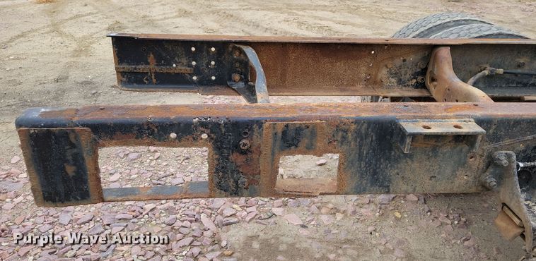 image for item OH9322 1991 International  9400 truck cab and chassis