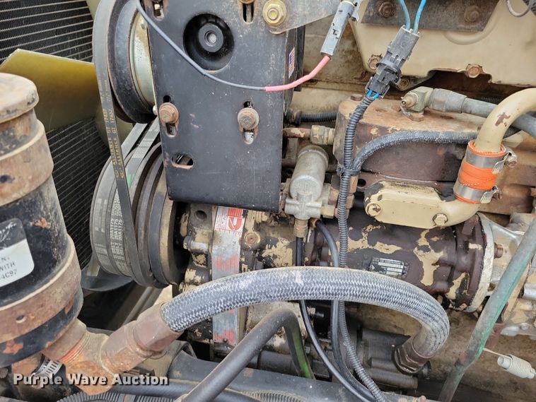 image for item OH9322 1991 International  9400 truck cab and chassis